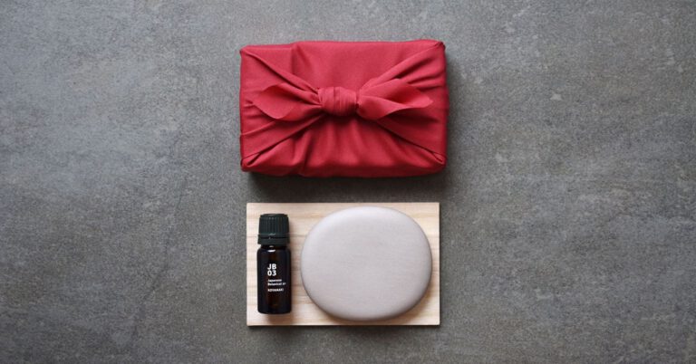 Diffuser kadoset houten kiri box met Tokoname steen en etherische olie.